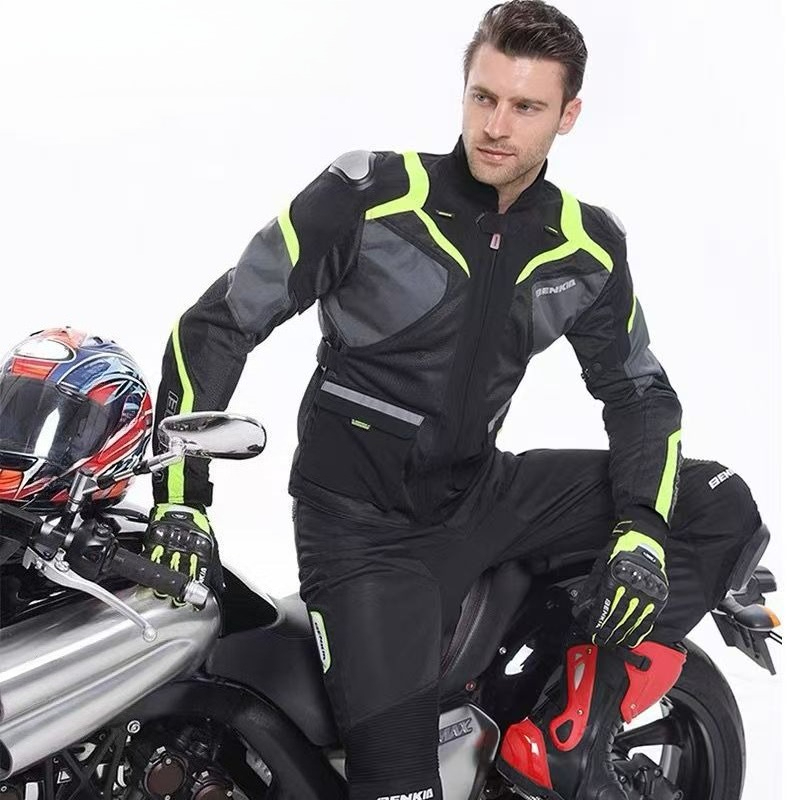 سترة دراجة نارية مقاومة للبرود - مراجعة Cycling Commute Jacket وسعره